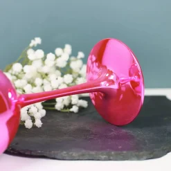 Glänzender Weinkelch in pink oder gold mit Krone und Wunschname