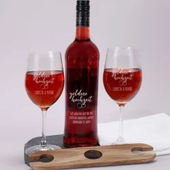 Goldene Hochzeit - Graviertes Geschenkset mit Weinflasche, Weingläsern und Weinbutler