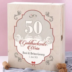 Goldhochzeitswein mit zwei gravierten Gläsern in edler Holzbox