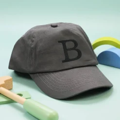 Graues Kinder-Basecap mit Initiale bestickt - 6 Farben zur Auswahl