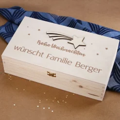 Gravierte Holzbox mit Sternschnuppe zu Weihnachten