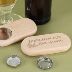 Gravierter Flaschenöffner aus Holz - Bierchen - mit Namensgravur