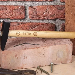 Gravierter Hammer zum Geburtstag mit Name und Alter
