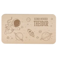 Graviertes Brettchen mit Weltraummotiv, Name und Wunschtext