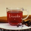 Graviertes Leonardo Trinkglas mit Henkel und Herzchenmotiv