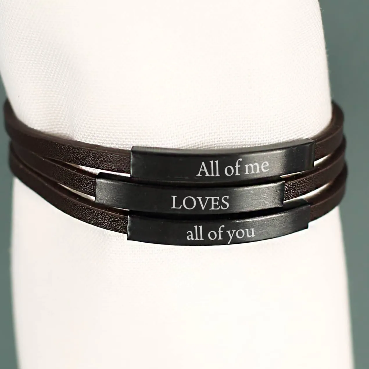 Graviertes Männer Armband mit 3 Wunschtexten