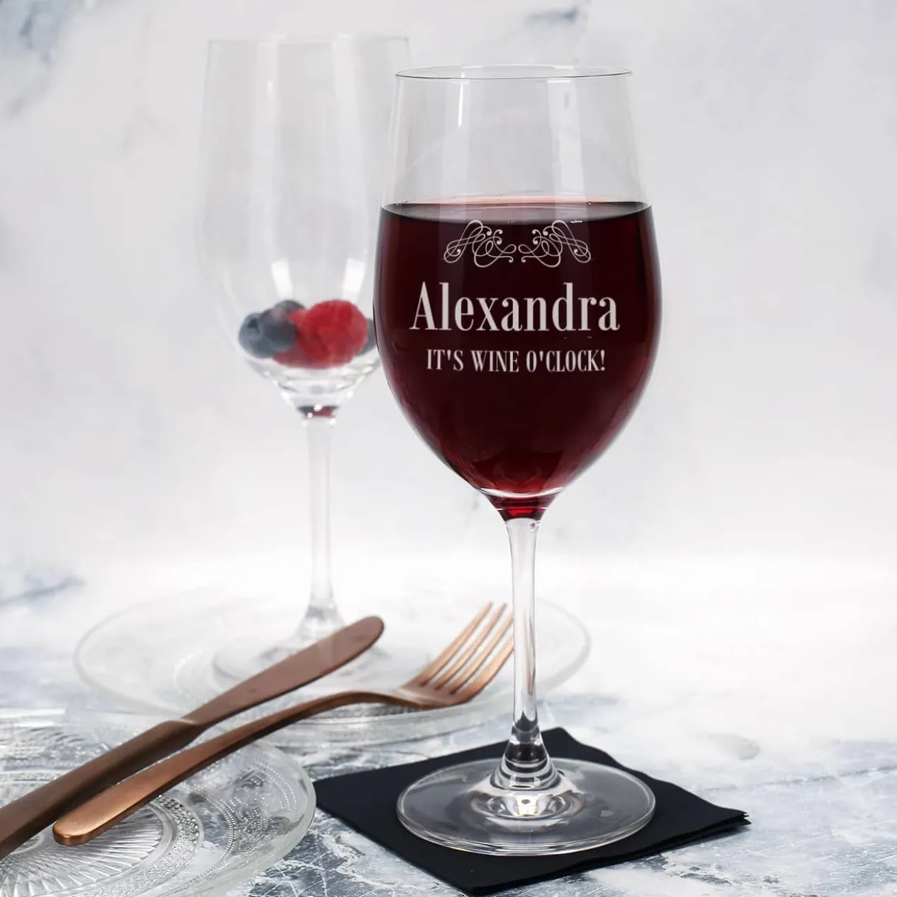 Graviertes Weinglas IT'S WINE O'CLOCK! mit Name