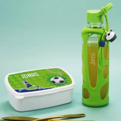 Gravierte Trinkflasche im Set mit bedruckter Fußball-Brotdose für Kinder