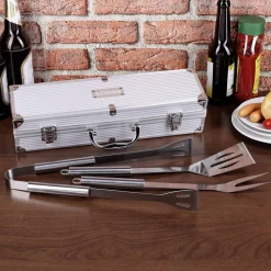 Grillset mit graviertem Koffer in zwei verschiedenen Größen