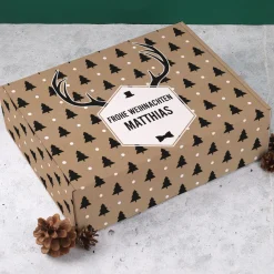 Große Geschenkverpackung zu Weihnachten mit Wunschname