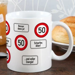 große Kaffeetasse zum 50. Geburtstag mit Verkehrszeichen - 50 -
