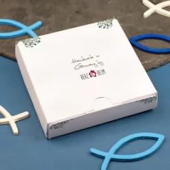 Halskette mit graviertem Kreuz zu Kommunion, Konfirmation, Taufe in Geschenkbox