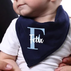 Halstuch für Babys mit Initiale und Namensaufdruck