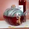 Handgefertigtes Weinfass aus recyceltem Glas mit Initiale & Name | Geschenk für Wein Liebhaber