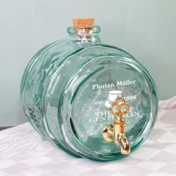 Handgefertigtes Whisky Fass aus recyceltem Glas mit Name & Jahr personalisiert | Geschenk für Männer