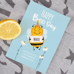 Happy Bee Day - Geschenkset zum Geburtstag mit süßem Bienen Motiv und Wunschname