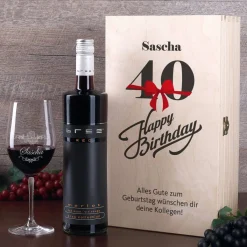 Happy Birthday - Weingeschenkset zum 40. Geburtstag mit graviertem Weinglas und Flasche