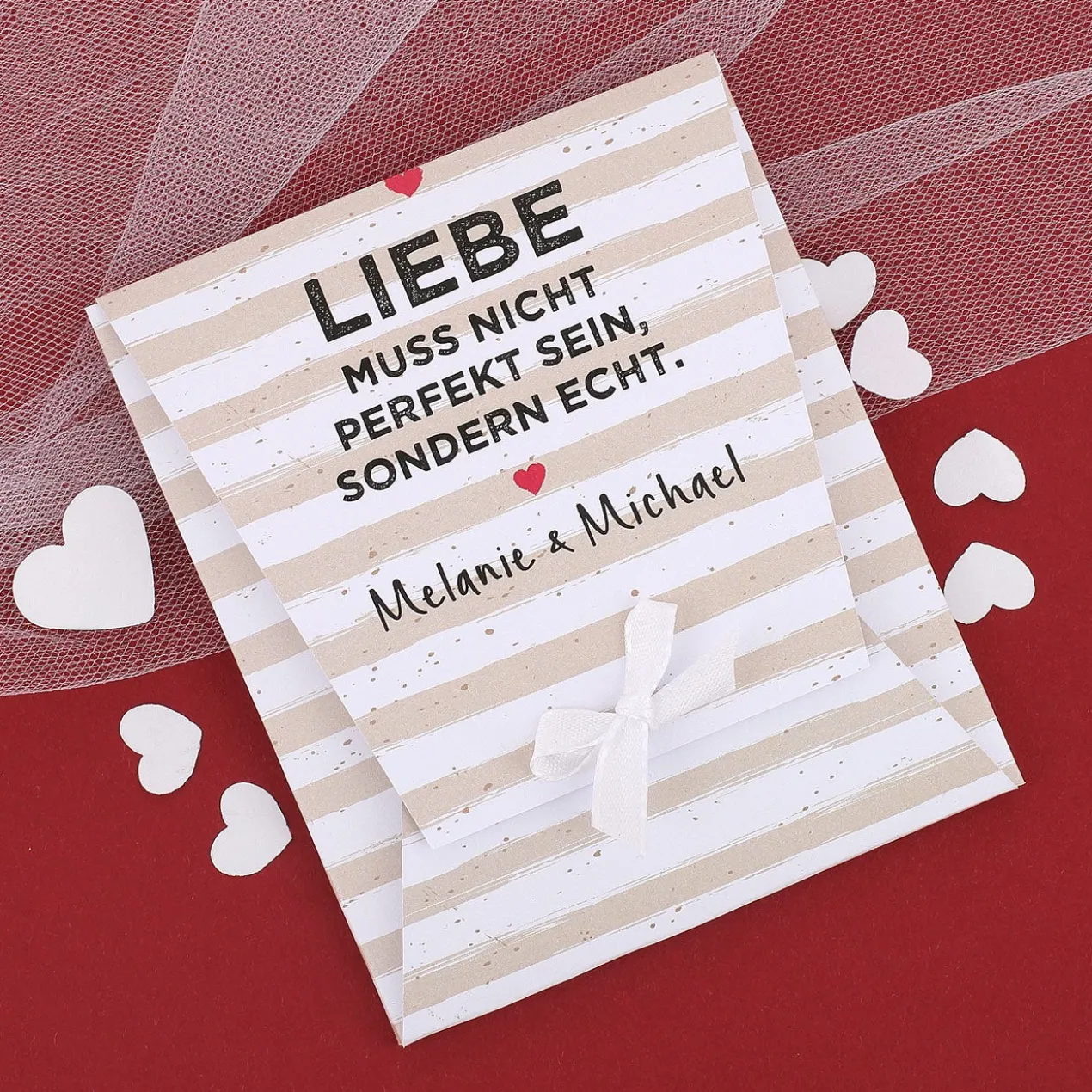 Herzarmband mit personalisierter Verpackung | Liebe muss echt sein