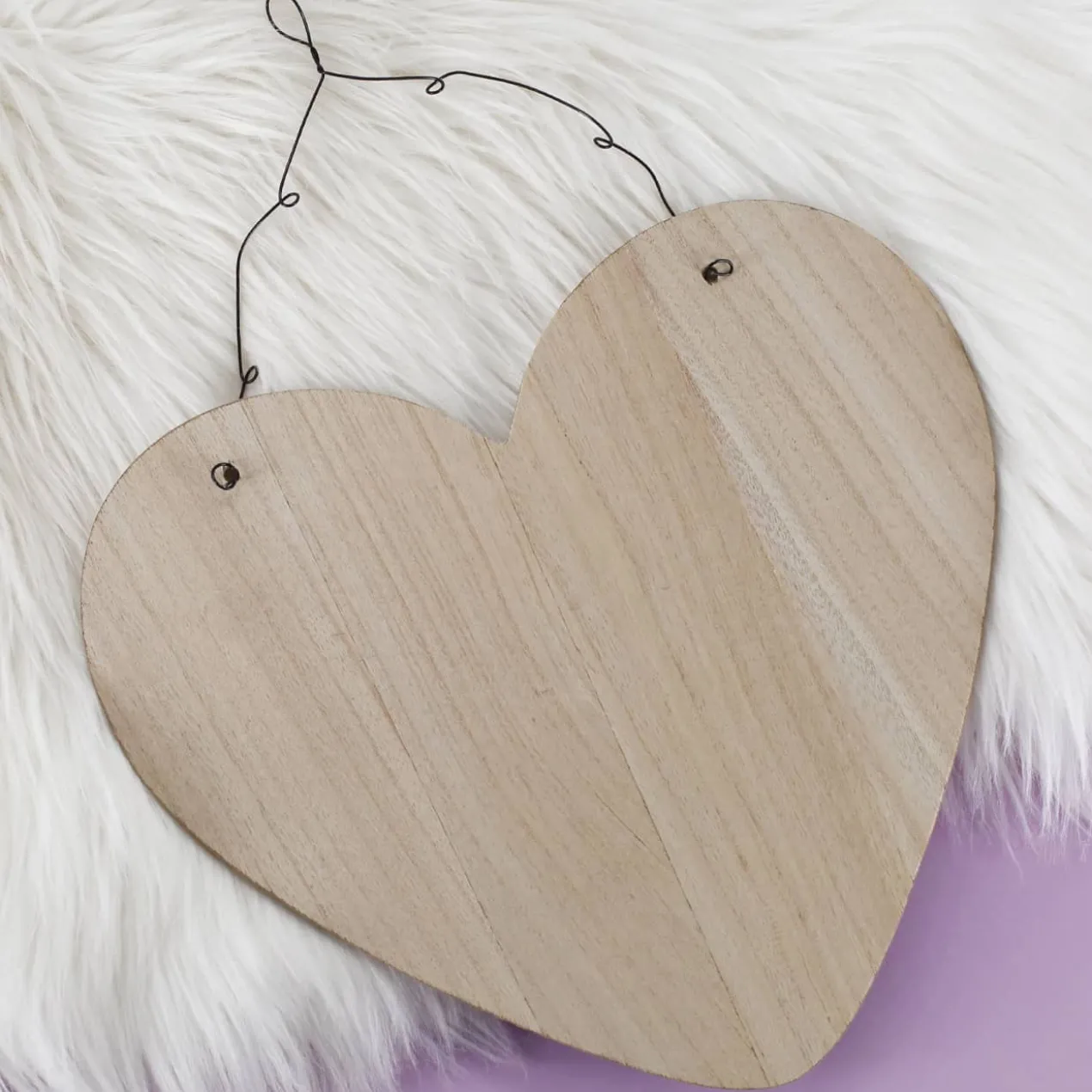 Herz aus Holz zum Aufhängen