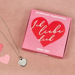 Herzkette mit Gravur in Geschenkbox - Scheiß auf Valentinstag ich liebe dich jeden Tag