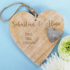 Herz mit Namen & Wunschtext graviert | Geschenk aus Holz zur Hochzeit, Valentinstag & für Paare