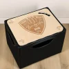 hochwertiger Bierkastendeckel aus Holz mit Wappen und persönlicher Gravur