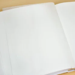Hochwertiges Hochzeitsalbum mit Prägung, personalisiert mit Namen und Datum | Fotobuch m. Wildblumen