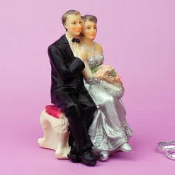 Hochzeitspaar Braut & Bräutigam mit Fliege zur Silberhochzeit | Hochzeitstorten Topper & Dekofigur