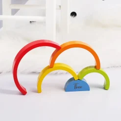 Holzbausteine Regenbogen mit Namensgravur zur Geburt
