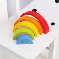 Holzbausteine Regenbogen mit Namensgravur zur Geburt