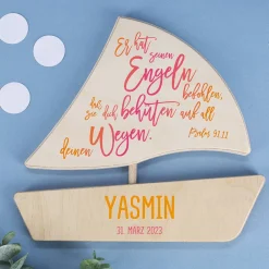 Holzboot - Er hat seinen Engeln befohlen - mit Name und Datum in rosa-orange