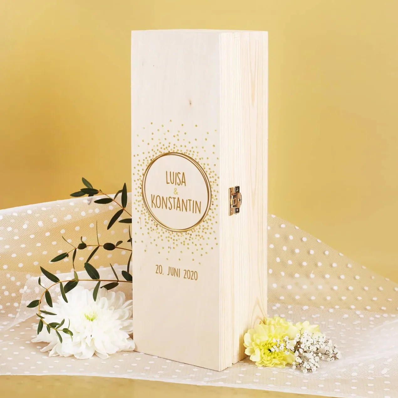 Holzbox für Weinflaschen oder Ihre Hochzeitskerze mit Namen und Datum bedruckt