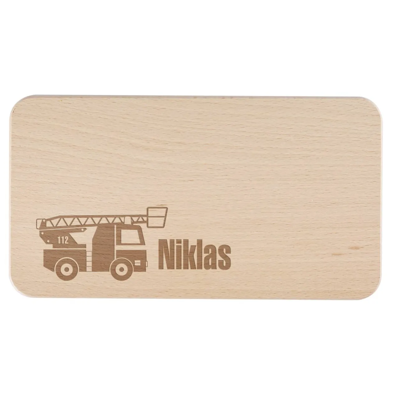 Holzbrettchen mit Feuerwehrauto und Name graviert