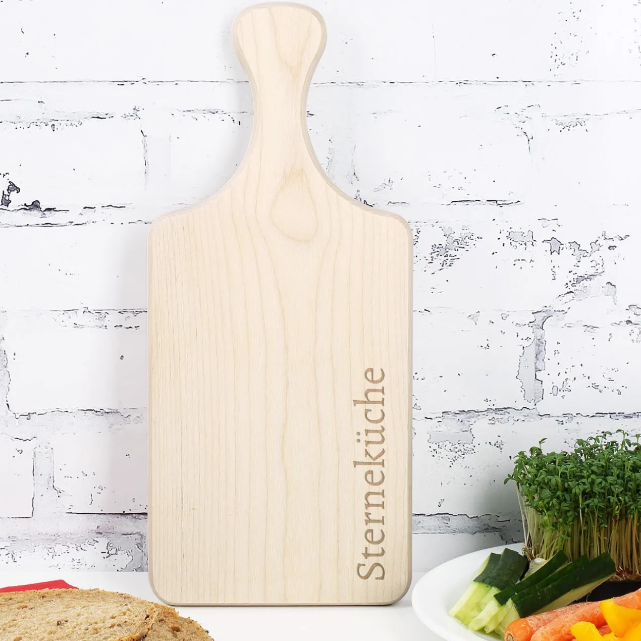Holzbrettchen mit Griff graviert mit Name