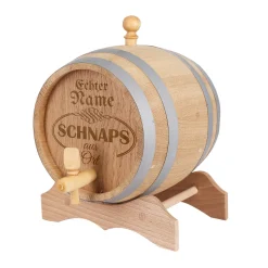 Holzfass mit Wunschname und Ort graviert für den persönlichen Schnaps-Vorrat