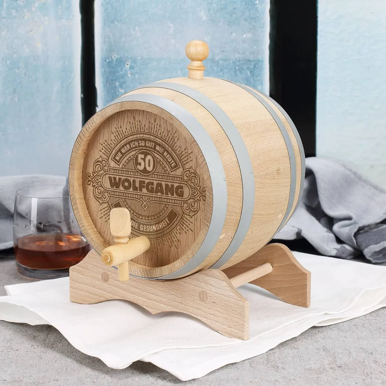 Holzfass zum Geburtstag graviert mit Wunschname und Alter
