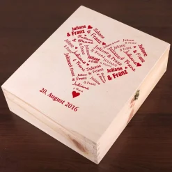 Holz - Geschenkverpackung mit dem Herz der Liebenden