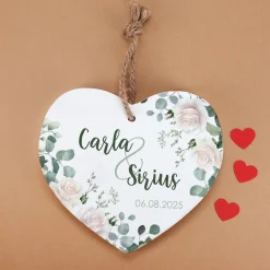 Holzherz mit Wunschnamen und Datum – Romantisches Geschenk mit Rosen-Motiv