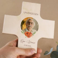Holzkreuz Trauer mit Wunschfoto, Name und Datum