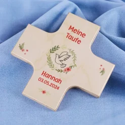 Holzkreuz zur Taufe oder Kommunion mit Namen, Datum und Anlass