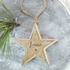 Holzstern mit Namensgravur als Christbaum- oder Geschenkanhänger