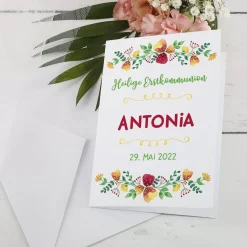 Individuell bedruckte Klappkarte zur Kommunion, Konfirmation oder Taufe mit hübschem Blumenkranz