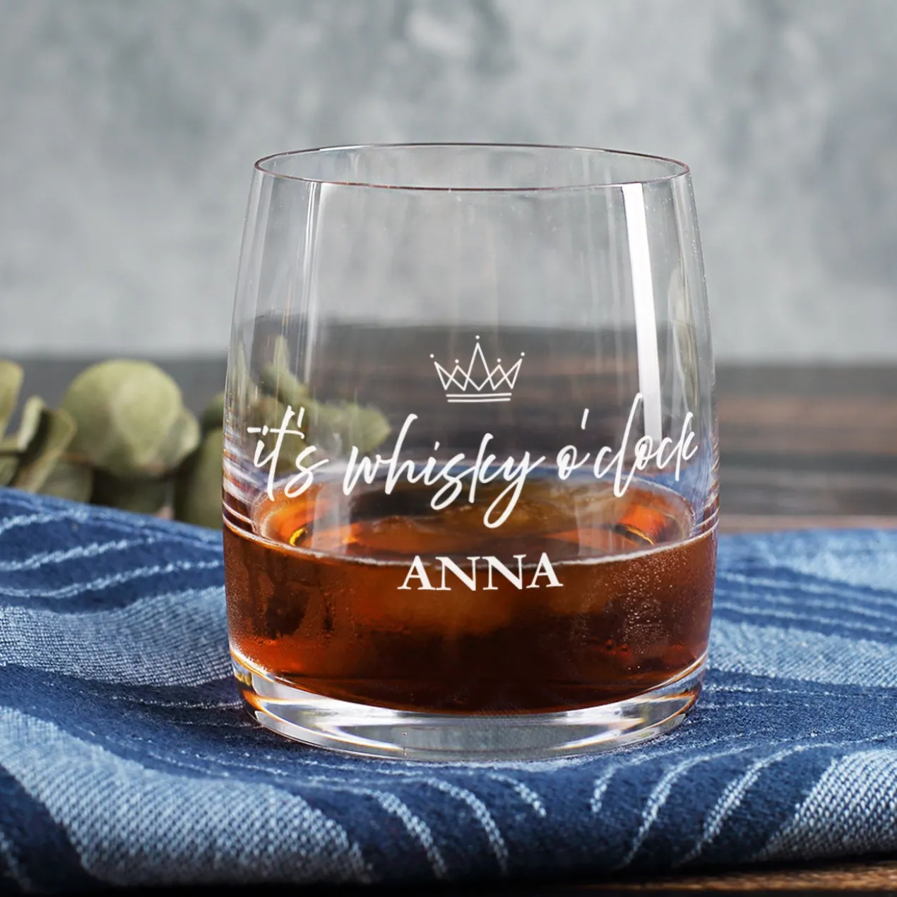 It's whisky o'clock - bedrucktes Glas mit Name