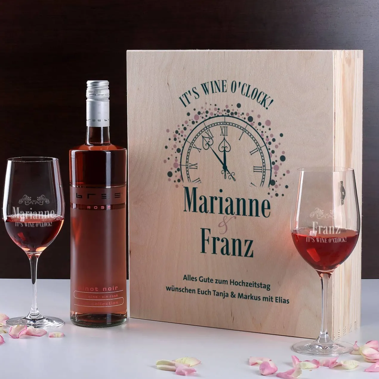 IT'S WINE O'CLOCK! Geschenkset - Weingläser und Flasche in persönlicher Holzbox
