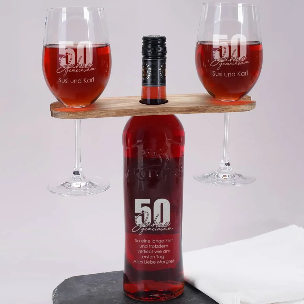 50 Jahre gemeinsam - Geschenkset zur goldenen Hochzeit mit Wein nach Wahl, Wunschnamen und Text