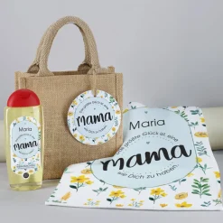 Jutetüte mit Wein-Duschgel und persönlichem Handtuch für die beste Mama