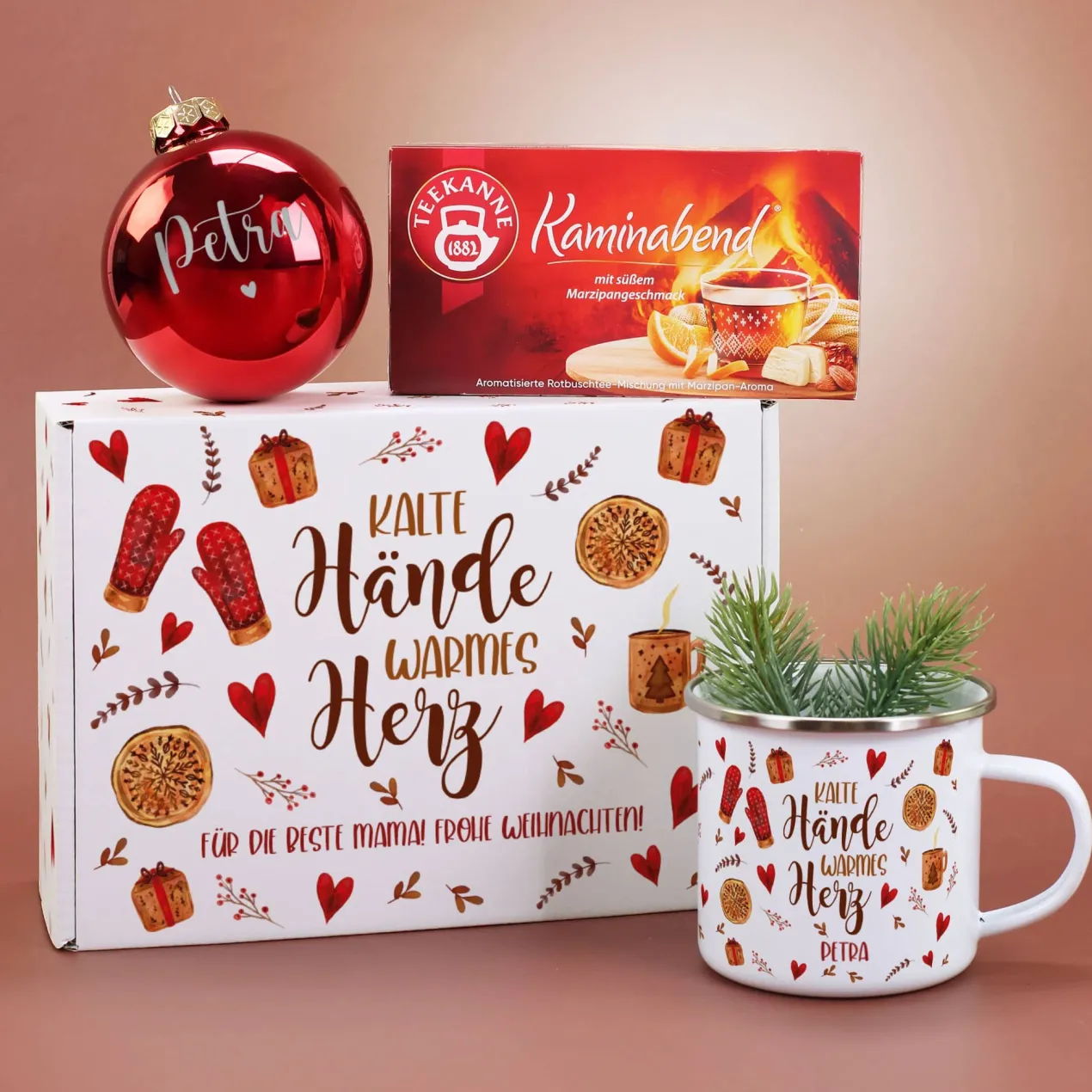 Kalte Hände, warmes Herz - Weihnachtsgeschenkset mit Christbaumkugel, Tee, Emailletasse und Geschenk