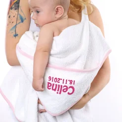 Kapuzenhandtuch für kleine Mädchen mit gestickten Namen