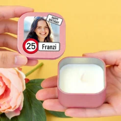 Kerze zum Geburtstag mit Foto, Name & Alter personalisiert | Mini Duftkerze im Verkehrszeichen Look