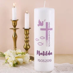 Kerze zur Konfirmation - mit Name, Datum und Wunschtext in violett